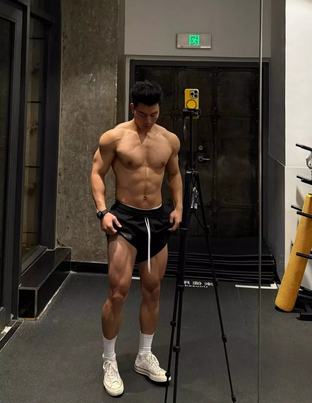 图片[10]-武汉爆火的超猛肌肉健身教练，健身房打桩超持久....-潮男潮北-潮男潮北