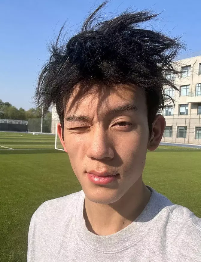 图片[4]-《逐玉》男五号意外出圈，一脱成就名场面！-小蓝短视频