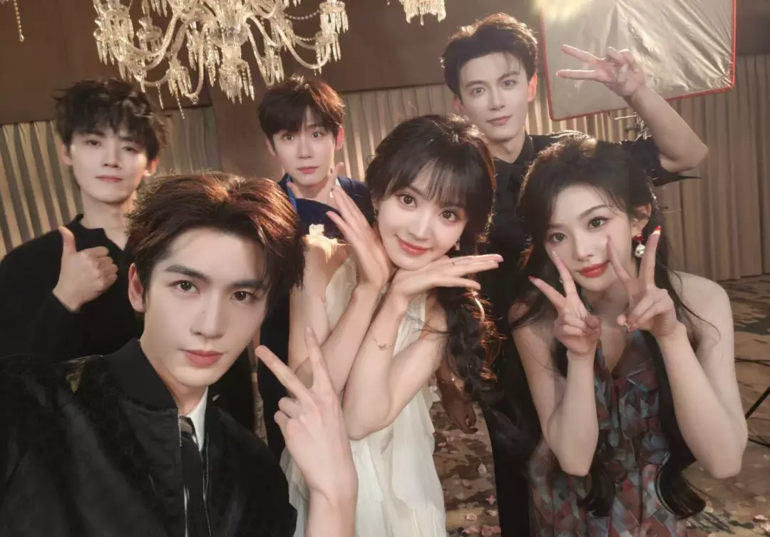 《逐玉》男五号意外出圈，一脱成就名场面！-小蓝短视频