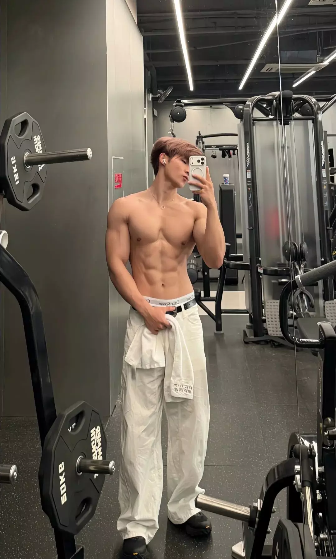 图片[9]-188田园糙汉小狼狗，精壮腹肌穿CK内裤超诱人....-小蓝短视频