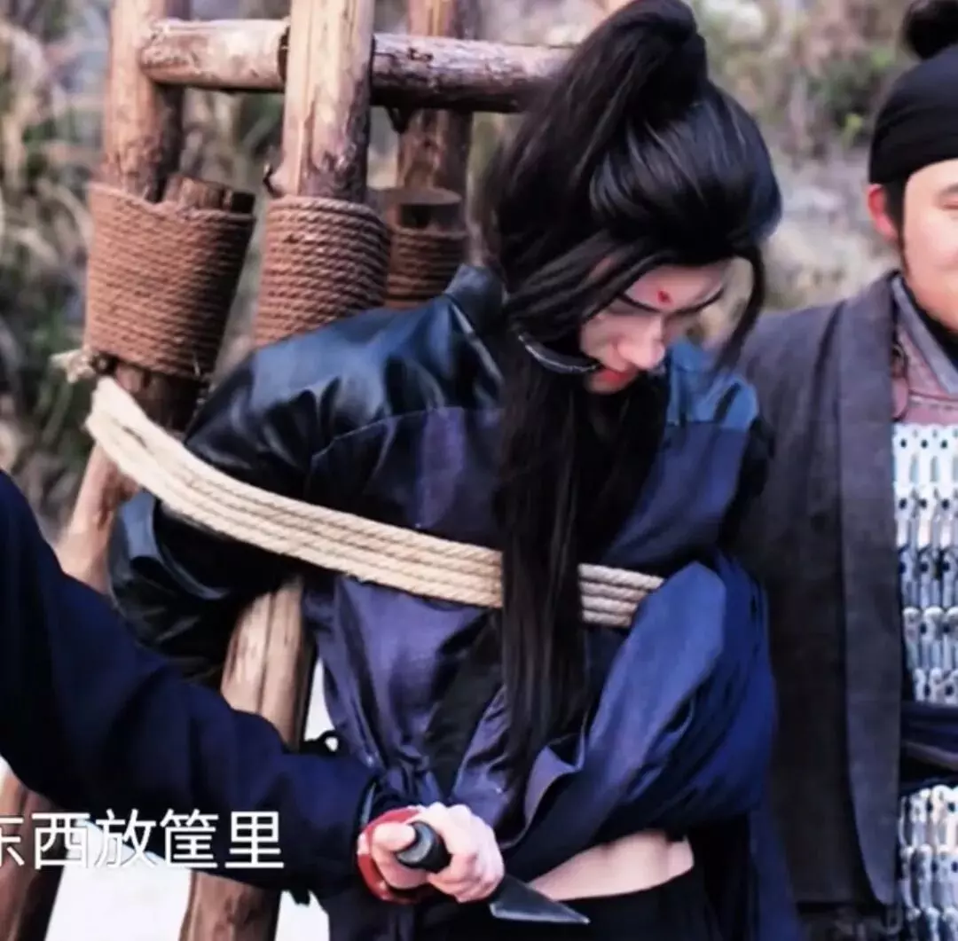 图片[9]-《逐玉》男五号意外出圈，一脱成就名场面！-小蓝短视频