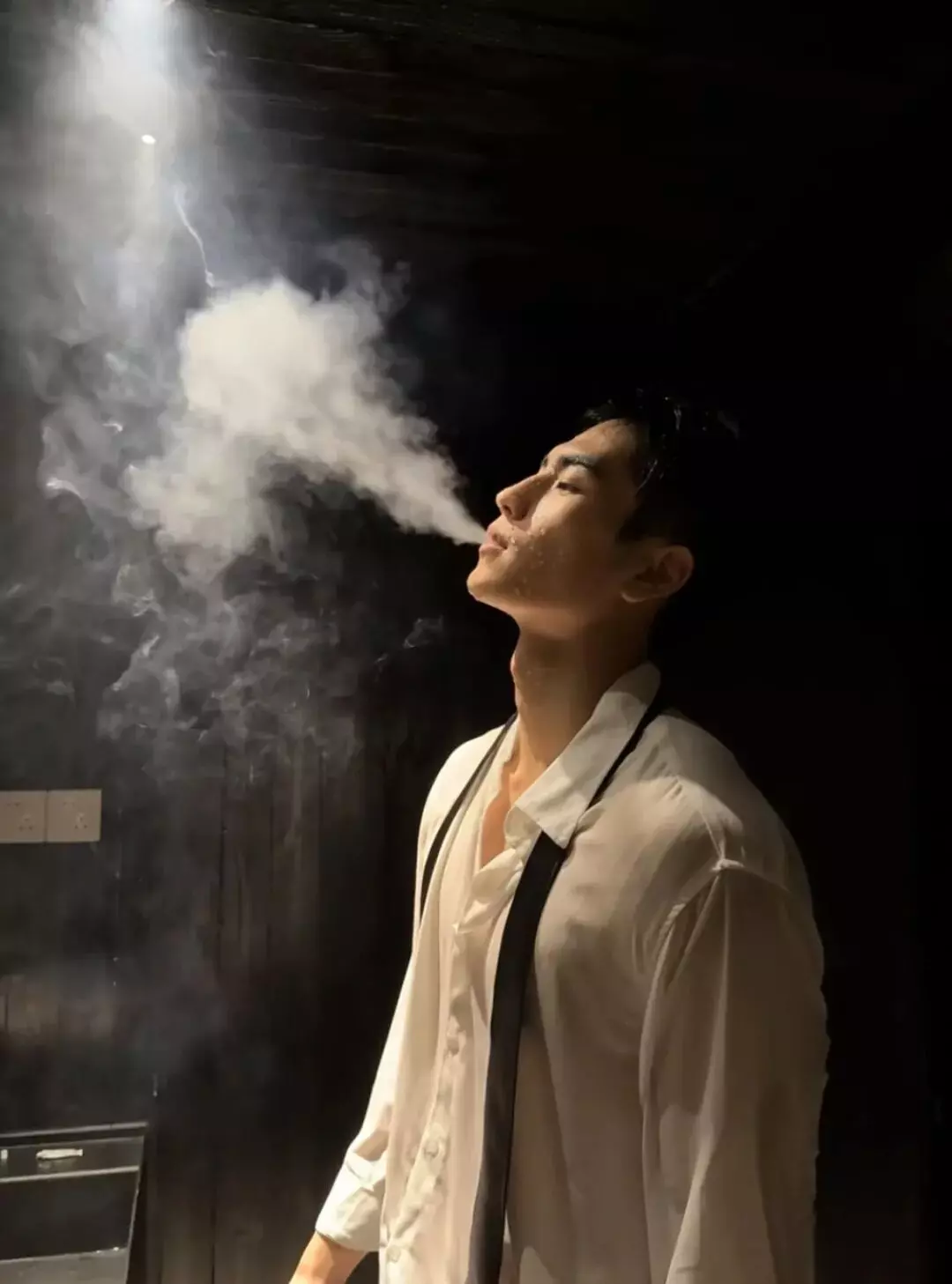 图片[9]-187cm硬汉痞帅黑皮体育生，曾和男网红暧昧不断....-小蓝短视频