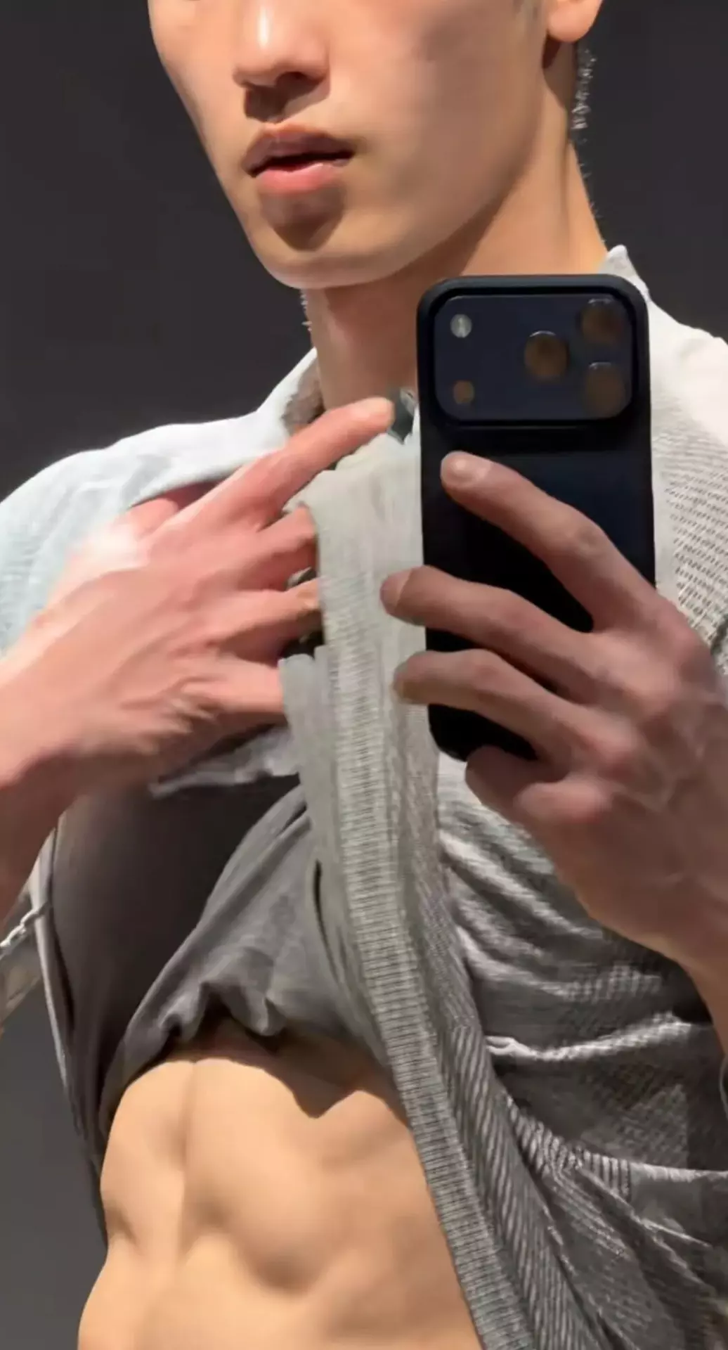 图片[4]-187cm硬汉痞帅黑皮体育生，曾和男网红暧昧不断....-小蓝短视频