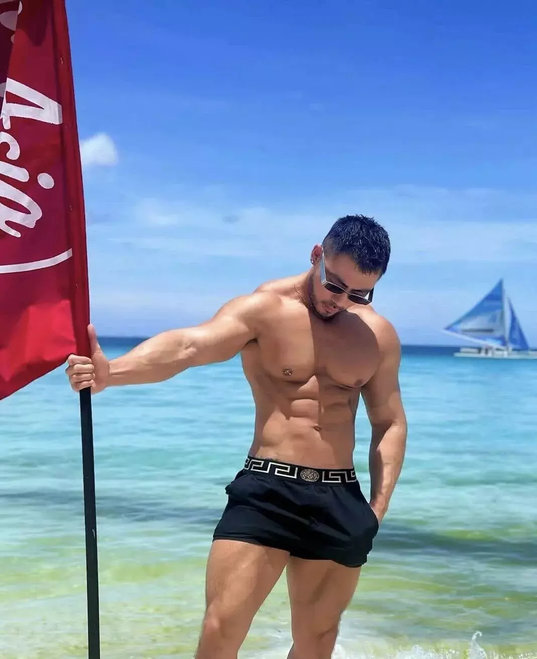 图片[4]-曼谷表演的黑皮肌肉男，绝对是Gogoboy里的顶流！-小蓝短视频