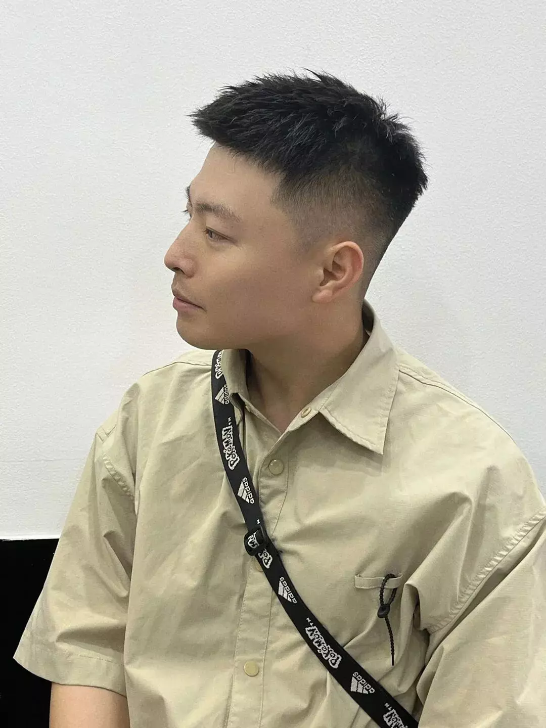 图片[3]-男生“两边铲短”发型过时了？试试这3款潮流造型，百搭又帅气！-潮男潮北-潮男潮北