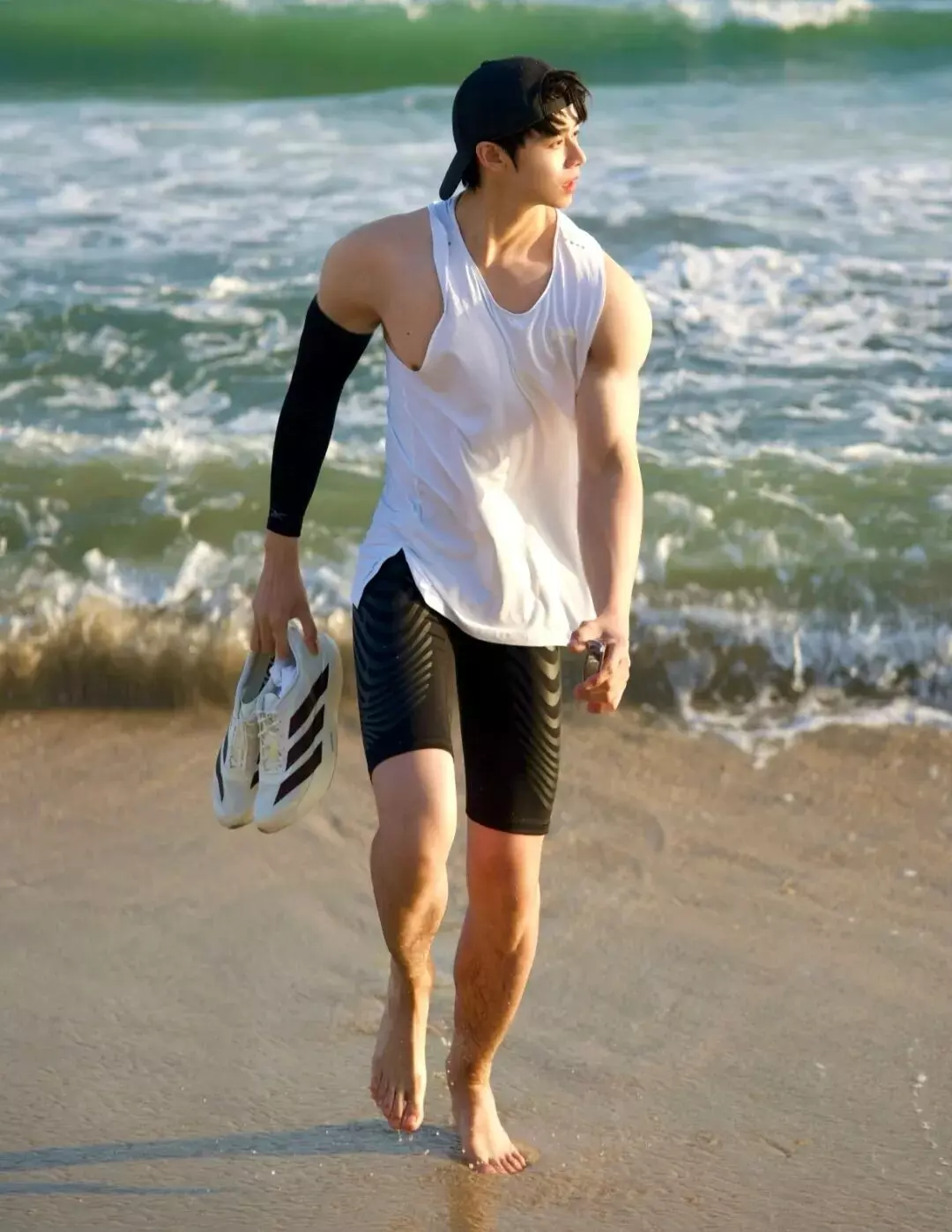 187长腿篮球体育生学弟，白袜高弹太诱人....-小蓝短视频