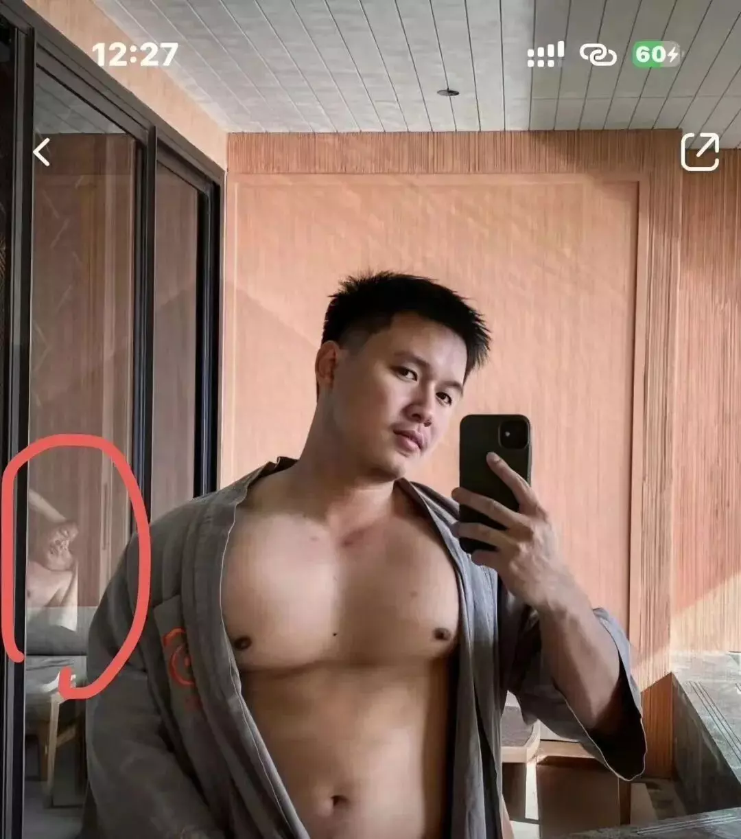 图片[8]-开眼了！体育生被质疑是p图怪？憨憨熊发照片意外暴露了……-小蓝短视频