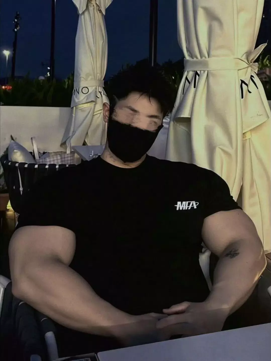 图片[6]-开眼了！体育生被质疑是p图怪？憨憨熊发照片意外暴露了……-小蓝短视频