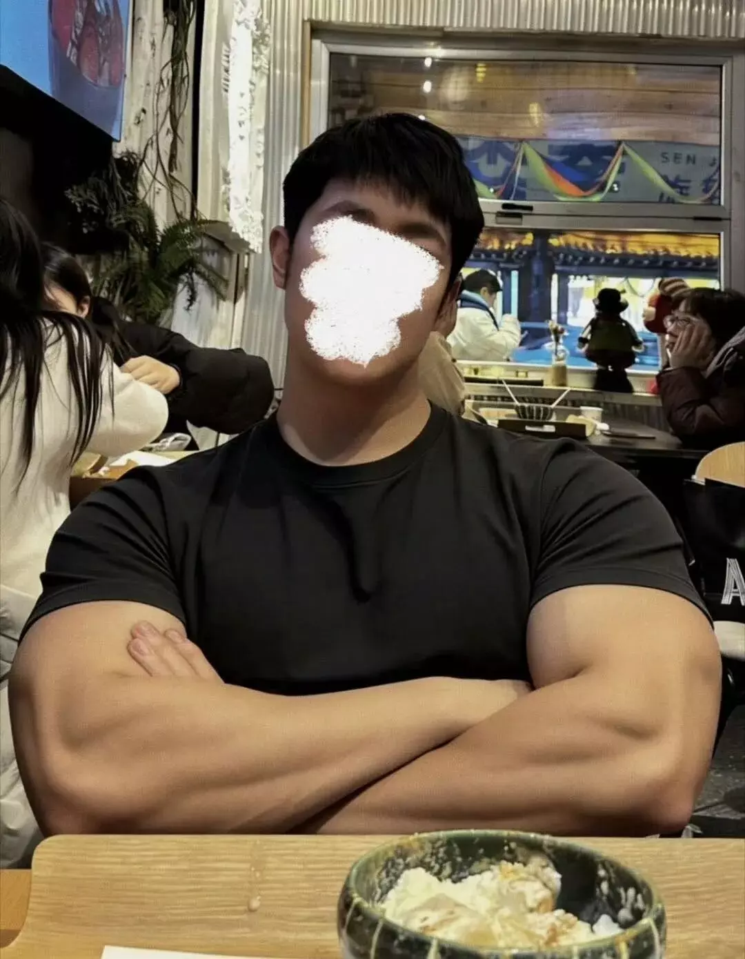 图片[5]-开眼了！体育生被质疑是p图怪？憨憨熊发照片意外暴露了……-小蓝短视频