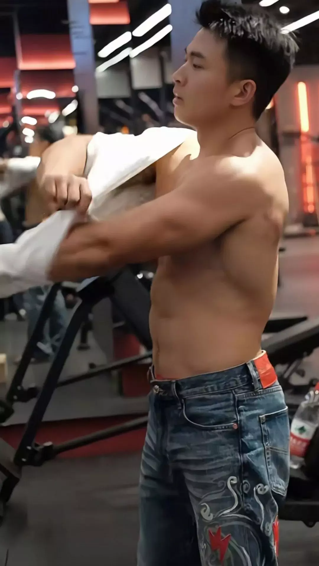 图片[6]-春暖花开，动起来浪起来，把体育生大肌肉练起来-潮男潮北-潮男潮北