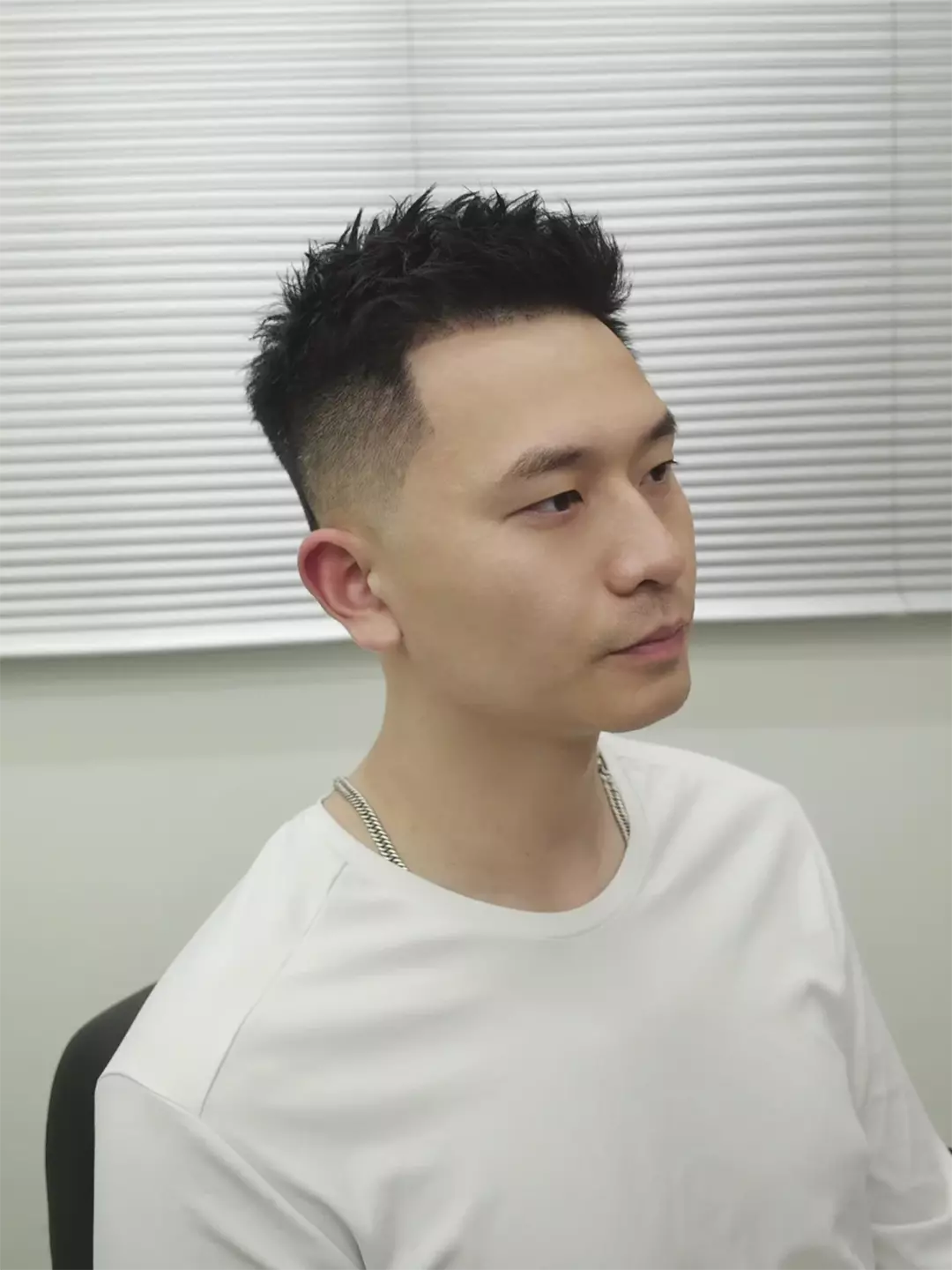 男生“不烫不染”的发型，理发师建议剪这3款，简单帅气又有型！-潮男潮北