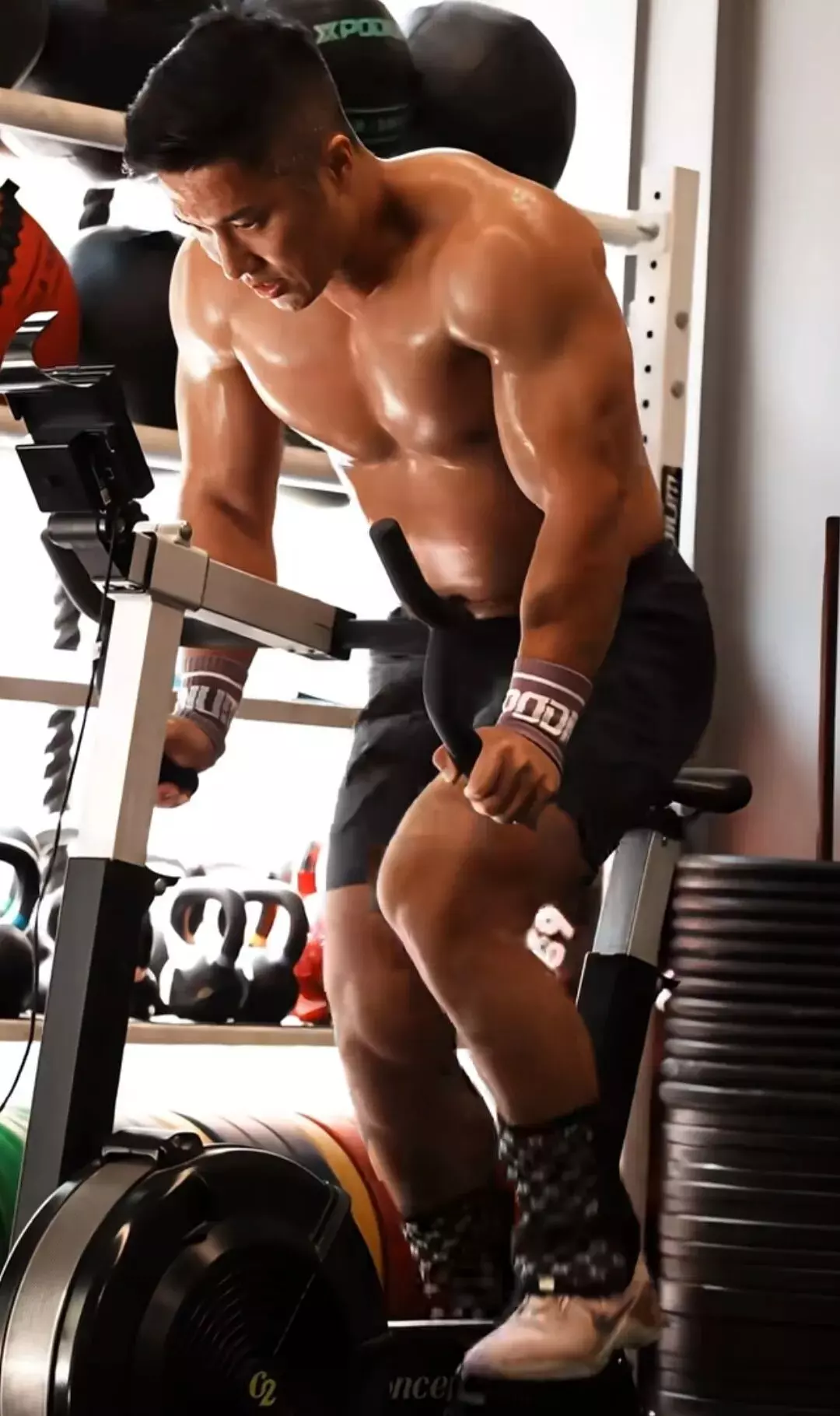 图片[19]-春暖花开，动起来浪起来，把体育生大肌肉练起来-潮男潮北-潮男潮北