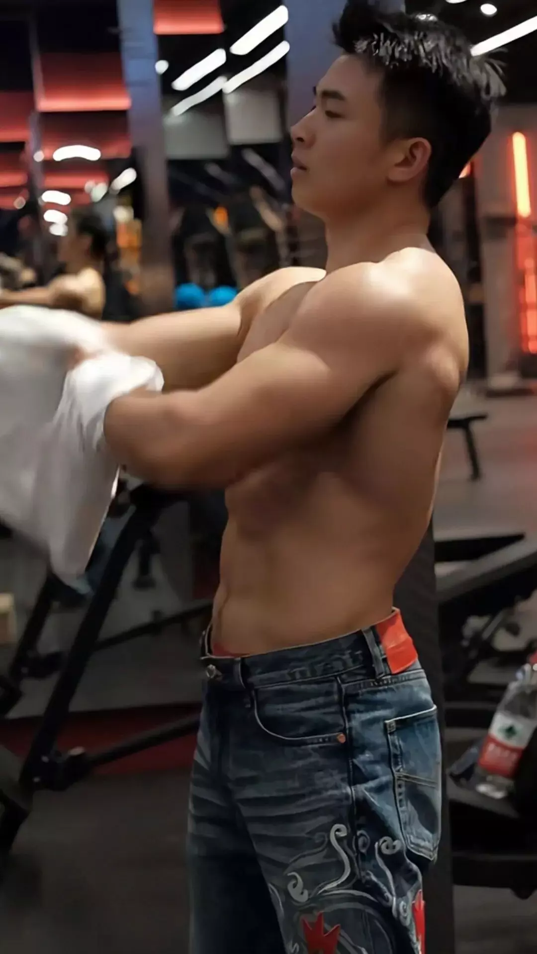 图片[5]-春暖花开，动起来浪起来，把体育生大肌肉练起来-潮男潮北-潮男潮北