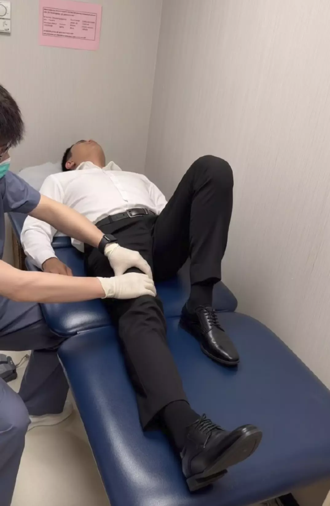 图片[4]-陪穿正装的同事去做体检，我在旁边被他吸引了！-潮男潮北-潮男潮北