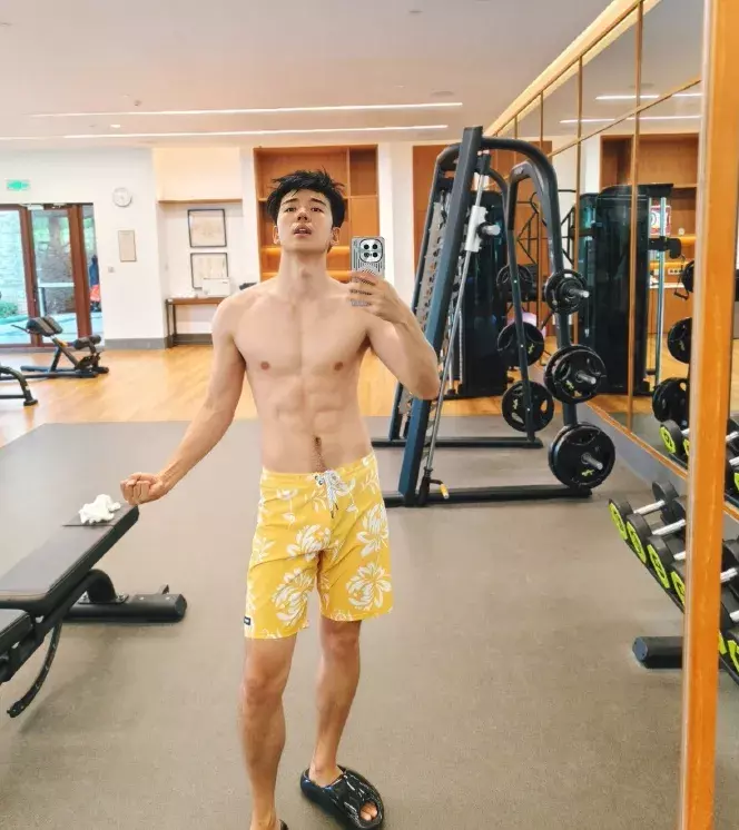 图片[6]-四年前已“塌房”男艺人：如今转型当网红，变化大到不敢认！-小蓝短视频