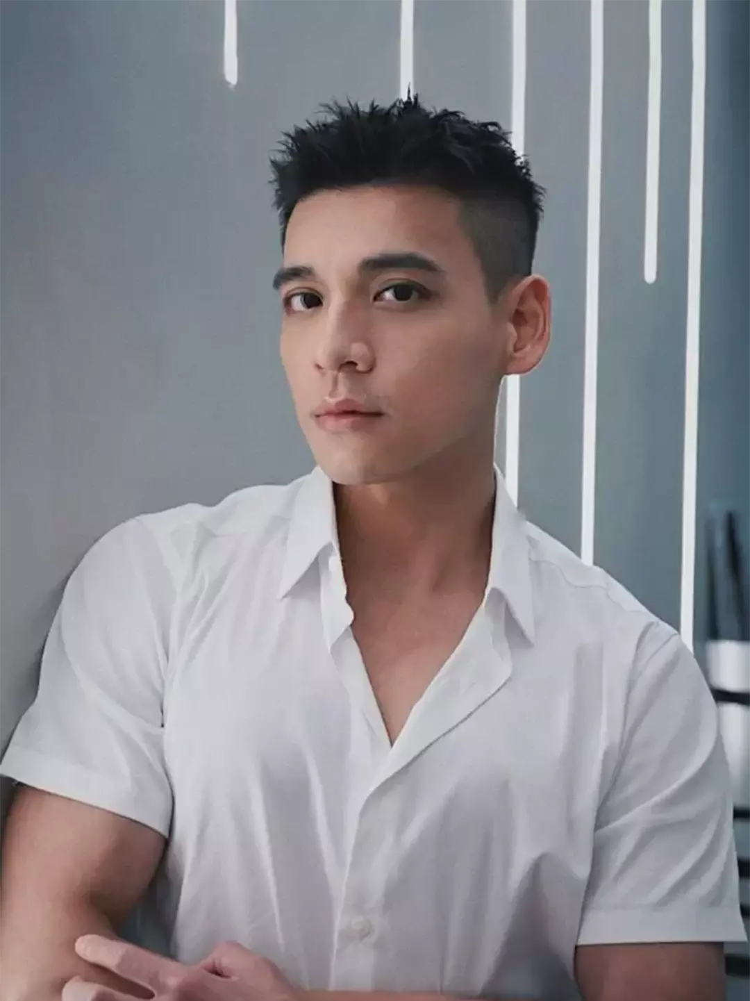 图片[3]-30多岁的男士别留“幼稚”发型，这3款短发轻熟帅气，值得尝试！-潮男潮北-潮男潮北