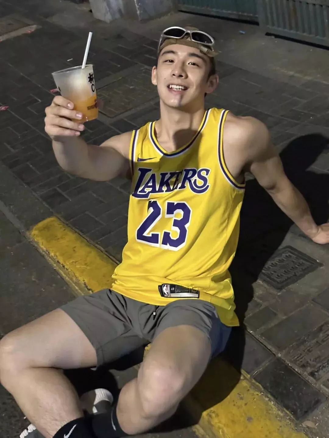 图片[6]-曾被采访的上交大安泰班主任视频疯传！这枚篮球帅哥变更强壮了？-潮男潮北-潮男潮北