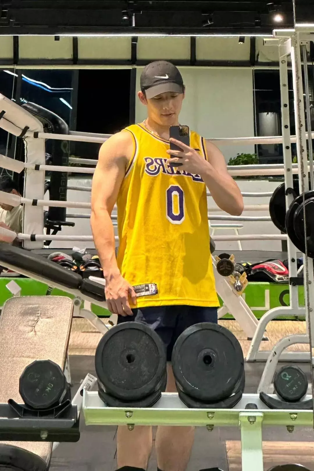 图片[5]-曾被采访的上交大安泰班主任视频疯传！这枚篮球帅哥变更强壮了？-潮男潮北-潮男潮北