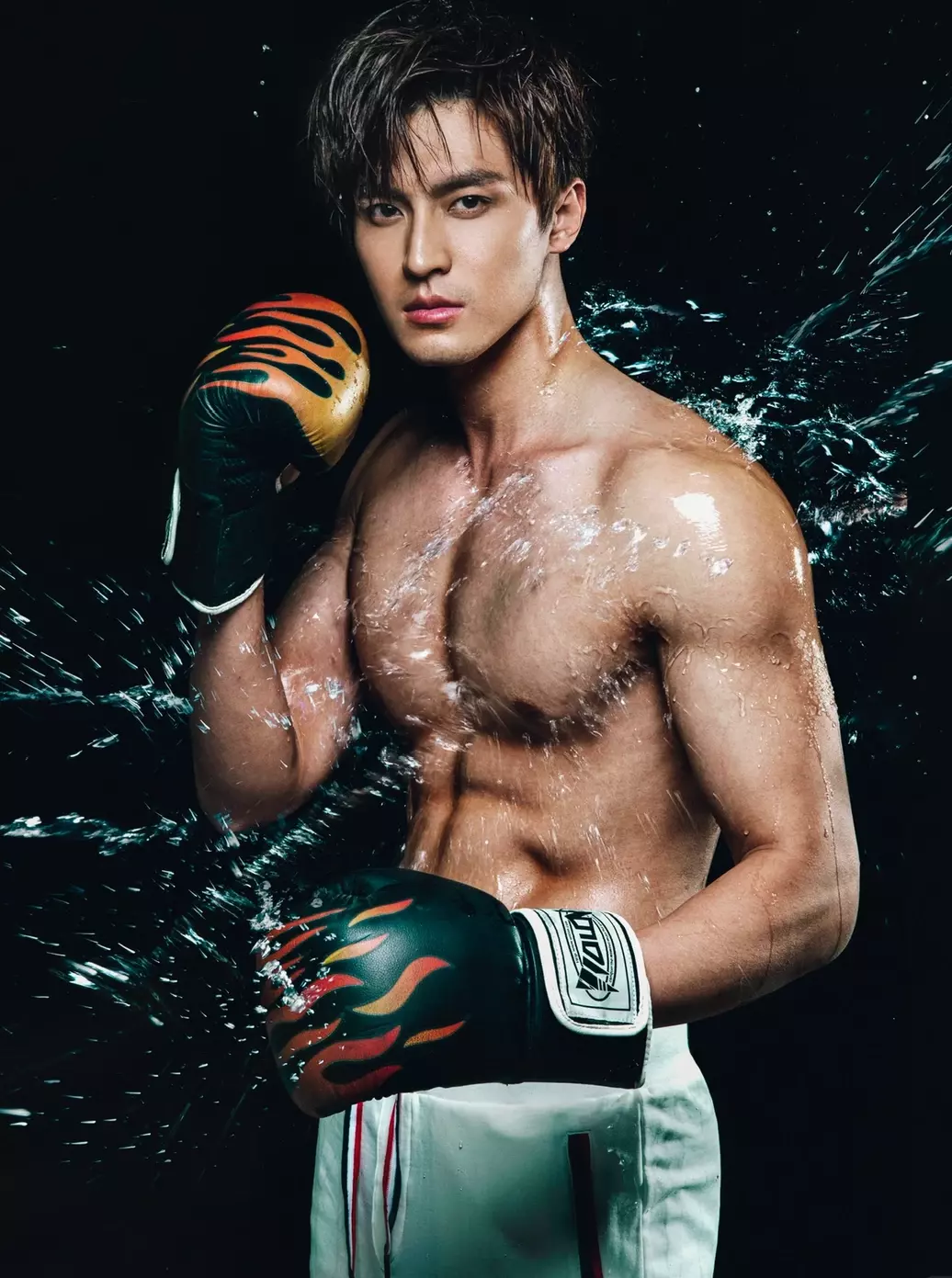 六年无戏可拍的他，退圈后疯狂“擦边”？-小蓝短视频