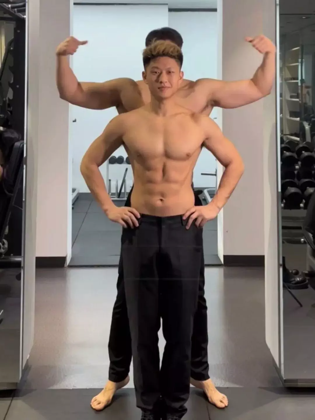 图片[12]-42岁爸爸带体育生儿子泡温泉，这画面……-潮男潮北-潮男潮北