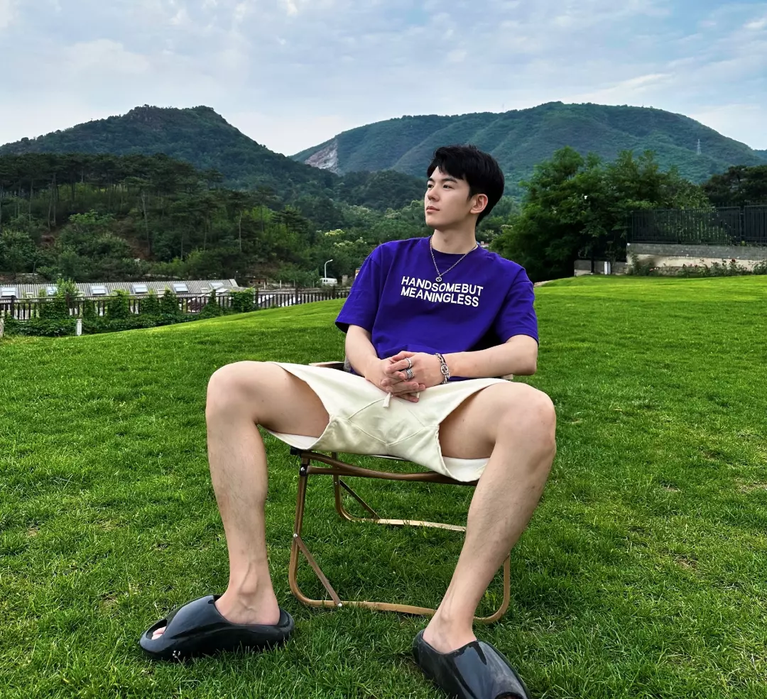 图片[13]-四年前“塌房”男艺人仝卓：转型当网红直播被质疑擦边？-小蓝短视频