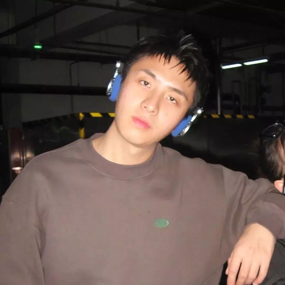 图片[8]-刷到焦迈奇吊威亚的照片！山东男人果然有实力！-小蓝短视频