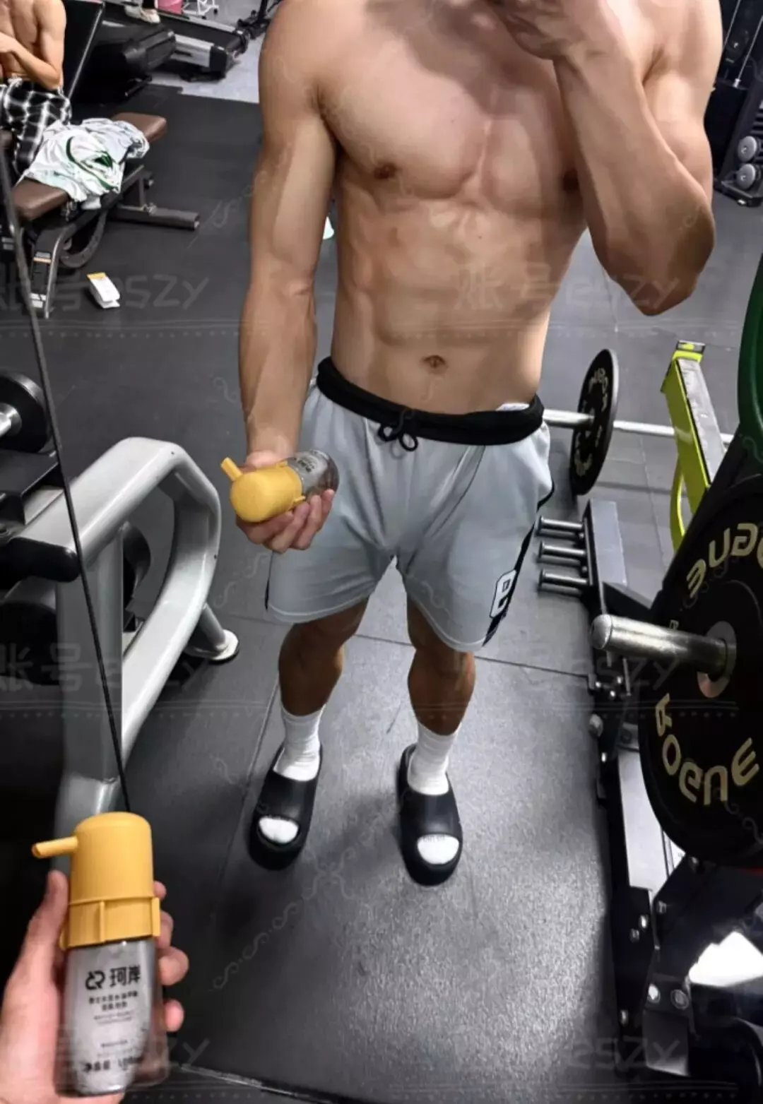 图片[10]-武汉187直男体育生为流量直男装gay？网友爆料他在推特爆火...-小蓝短视频