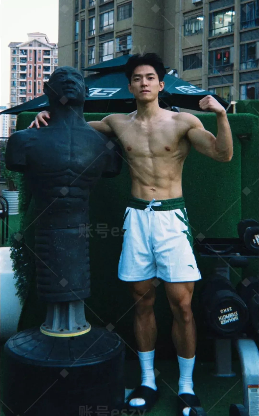 图片[9]-武汉187直男体育生为流量直男装gay？网友爆料他在推特爆火...-小蓝短视频