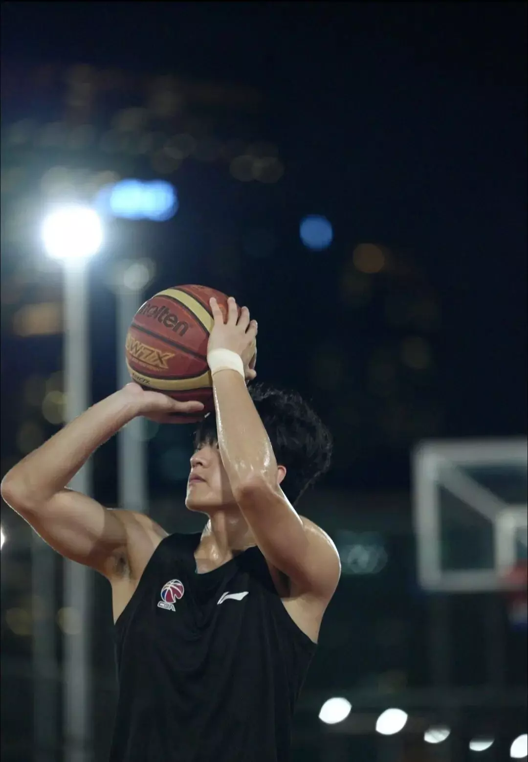 图片[6]-武汉187直男体育生为流量直男装gay？网友爆料他在推特爆火...-小蓝短视频