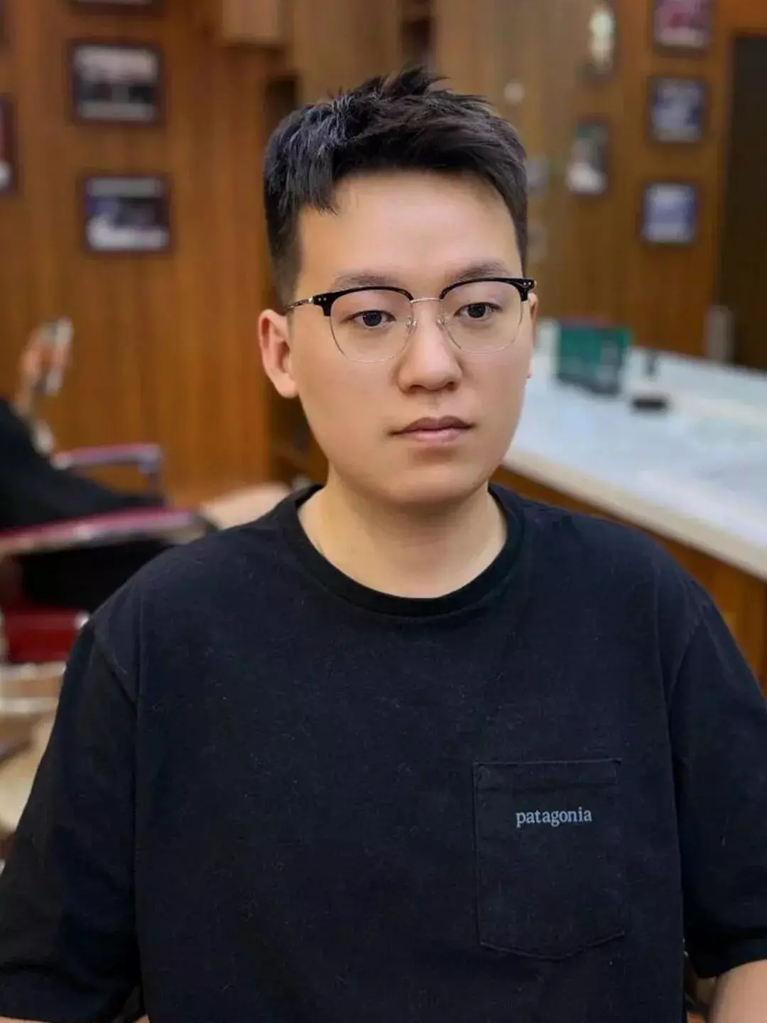 别再嫌弃“两边剃短”发型了！试试这3款，剪完让你帅得不费劲！-小蓝短视频