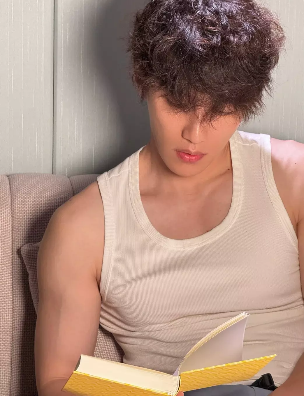 图片[2]-内娱新晋“男菩萨”：明明身材管理在线，却惨遭网友吐槽？-小蓝短视频