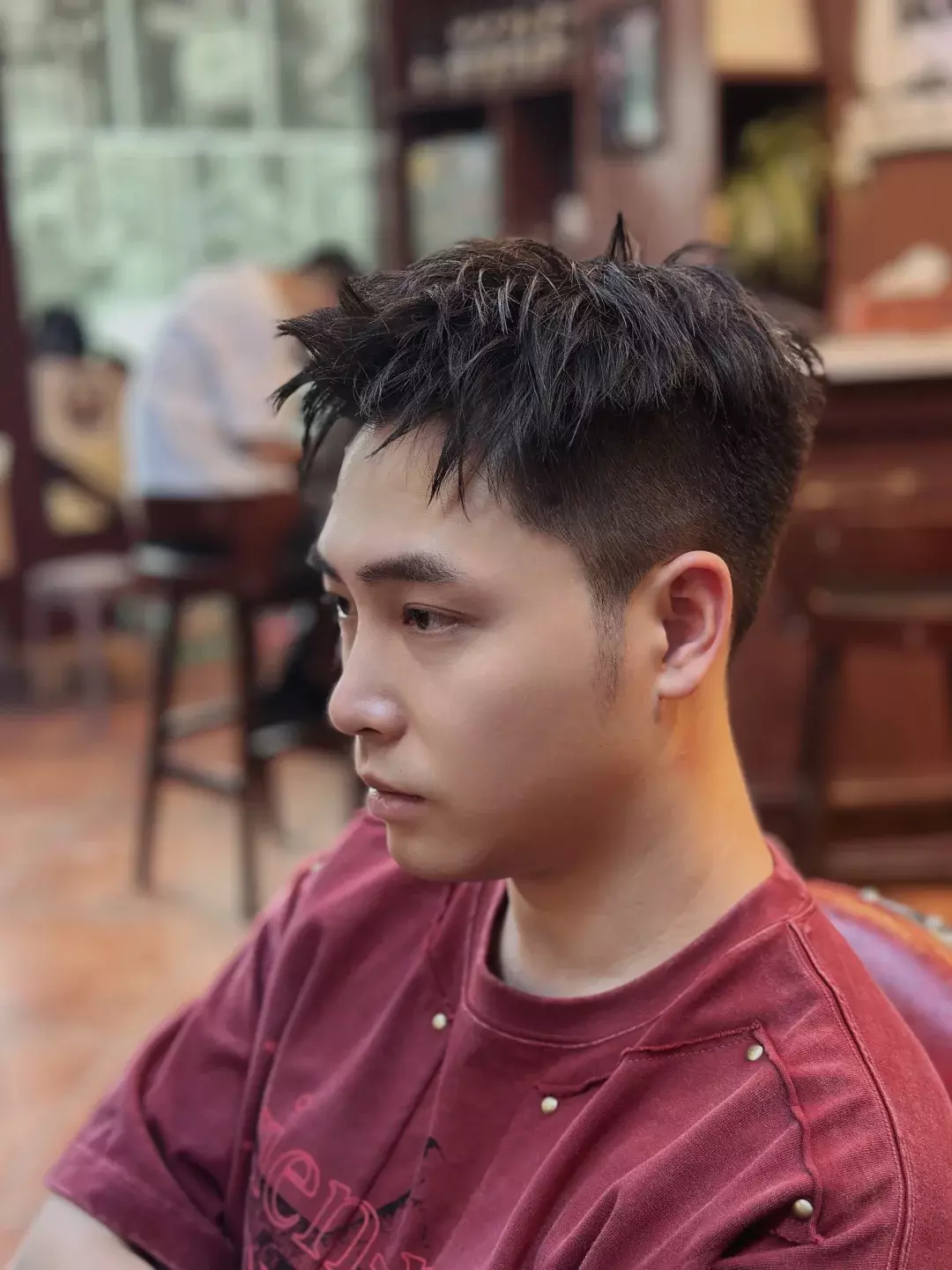 图片[2]-别再嫌弃“两边剃短”发型了！试试这3款，剪完让你帅得不费劲！-小蓝短视频