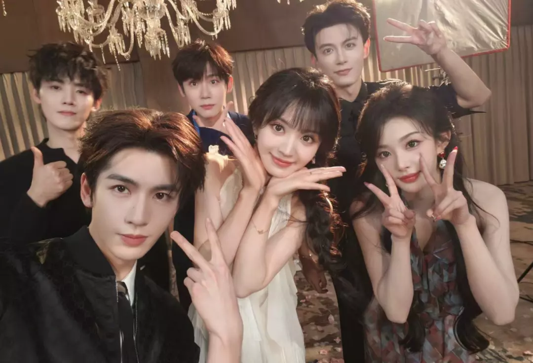 内娱新晋“男菩萨”：明明身材管理在线，却惨遭网友吐槽？-小蓝短视频