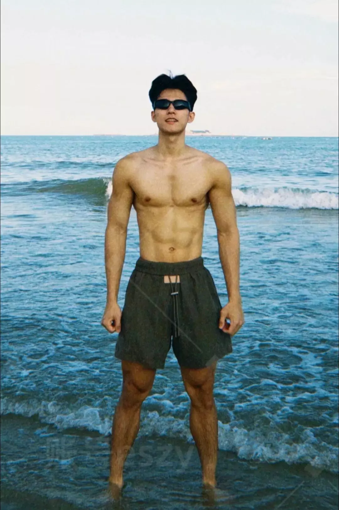 图片[13]-武汉187直男体育生为流量直男装gay？网友爆料他在推特爆火...-小蓝短视频