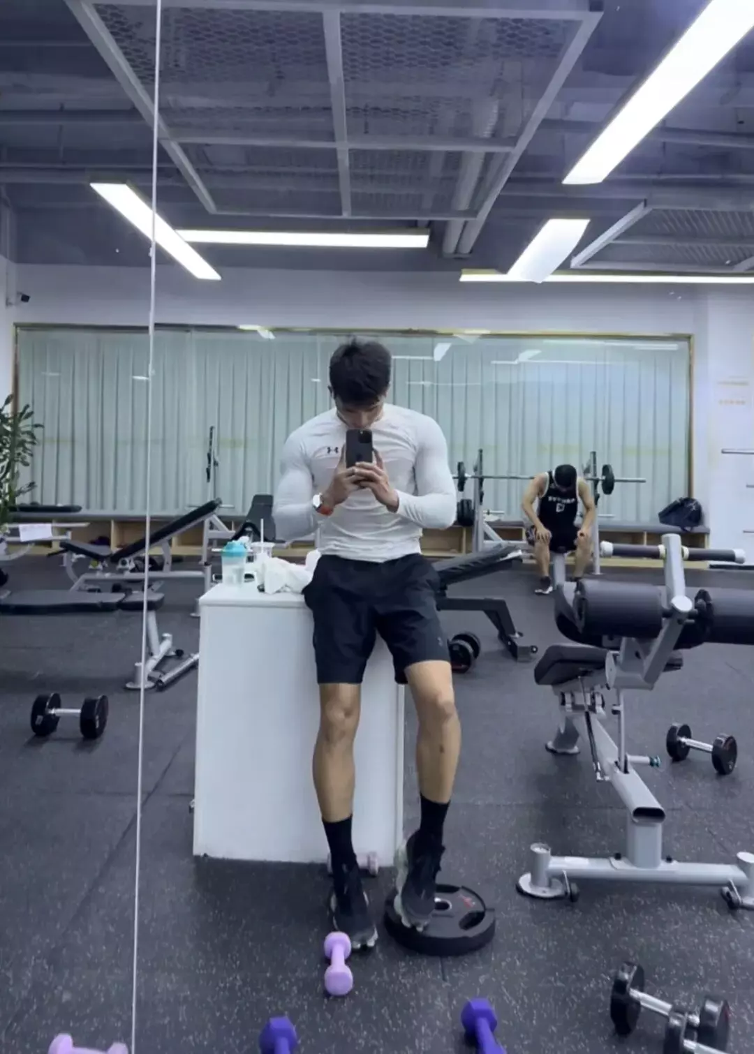 图片[6]-青岛189粗腿糙汉猛男被金主采访？这吃的也太好了....-小蓝短视频