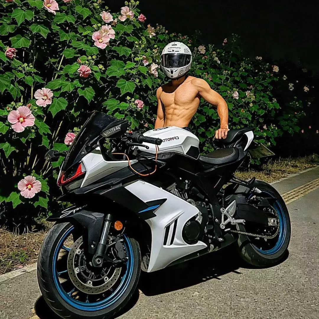 图片[10]-救命！这些肌肉帅哥，好看得要命 | 帅哥真人照片 | 男生头像-小蓝短视频