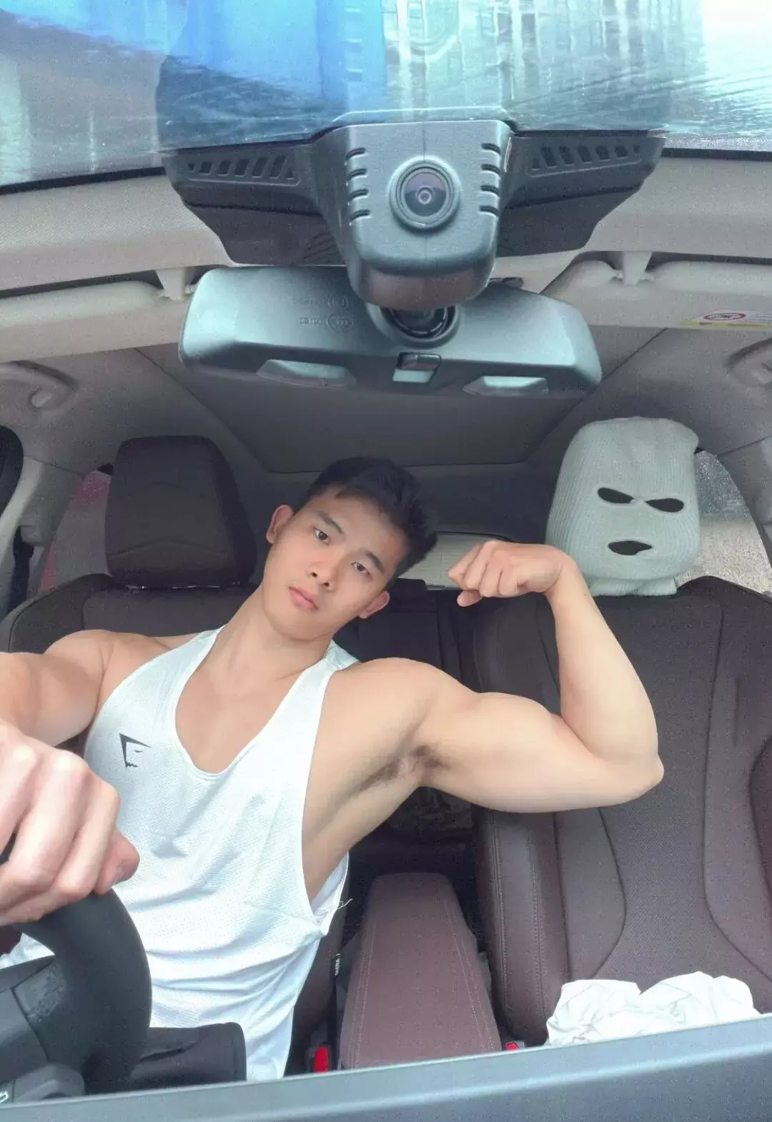 图片[2]-青岛189粗腿糙汉猛男被金主采访？这吃的也太好了....-小蓝短视频