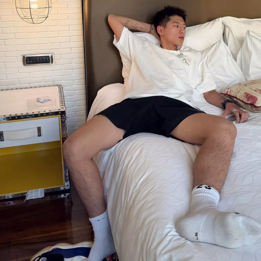 救命！这些肌肉帅哥，好看得要命 | 帅哥真人照片 | 男生头像-小蓝短视频