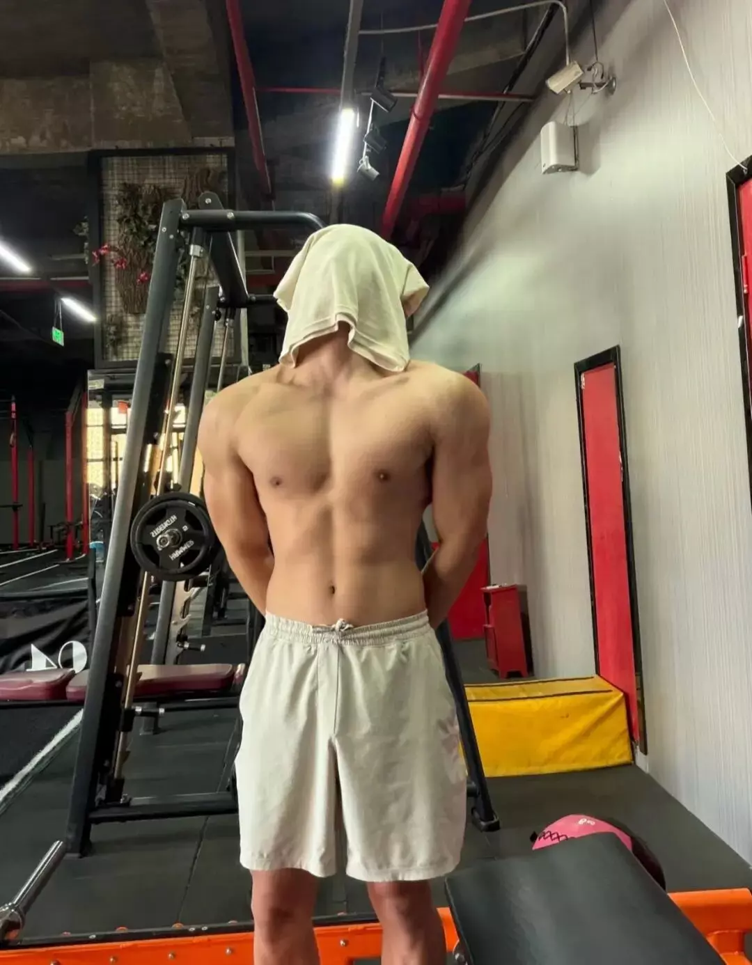 图片[8]-青岛189粗腿糙汉猛男被金主采访？这吃的也太好了....-小蓝短视频