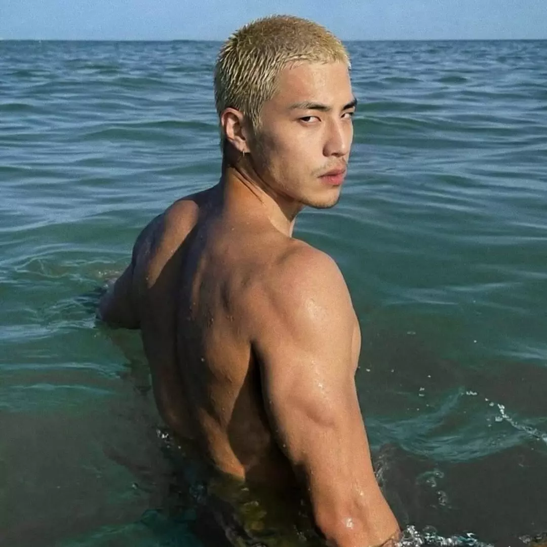 图片[7]-救命！这些肌肉帅哥，好看得要命 | 帅哥真人照片 | 男生头像-小蓝短视频