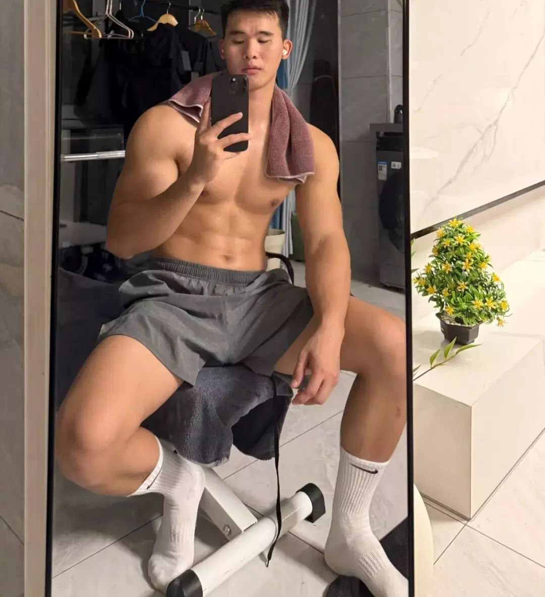 图片[13]-青岛189粗腿糙汉猛男被金主采访？这吃的也太好了....-小蓝短视频