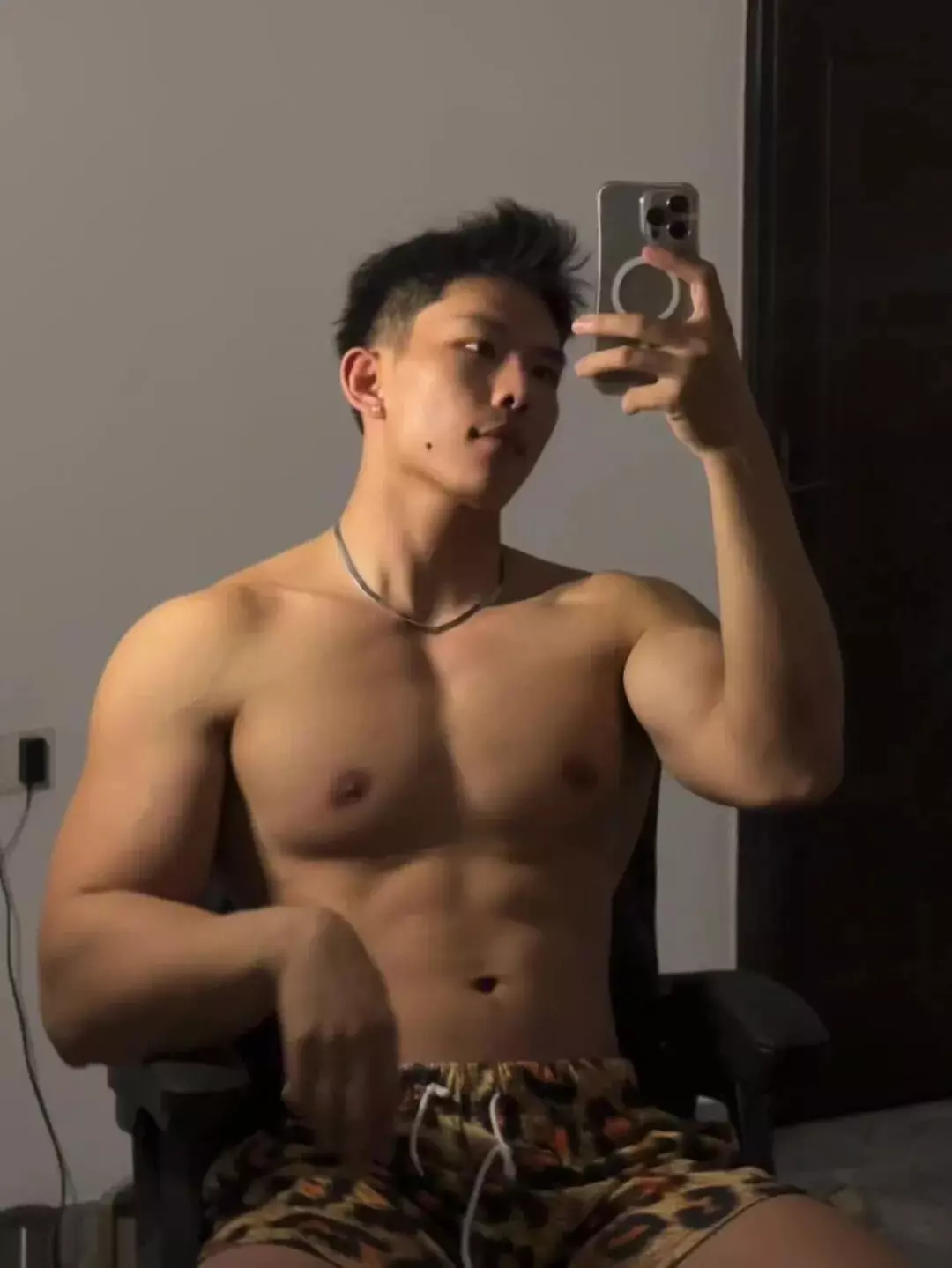 图片[10]-宽肩窄腰可狼可苏，豹纹短裤内衬高弹，谁顶得住！-潮男潮北-潮男潮北